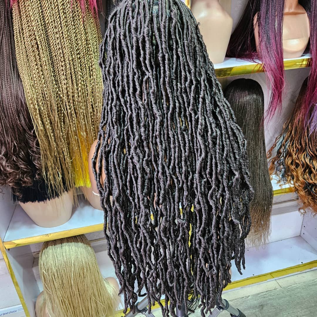 color 4 nu loc 4 wig